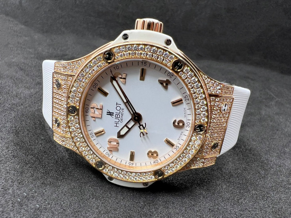 Hublot Big Bang Gold White Pave 38 mm 361.PE.2010.RW.1704