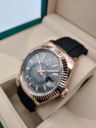 Rolex Sky-Dweller 42 mm 326235