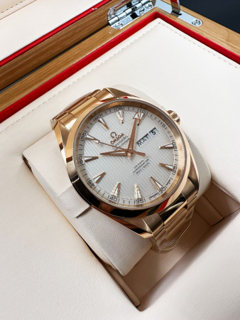 Omega Seamaster Aqua Terra 150M Co-Axial Annual Calendar 43 mm 231.50.43.22.02.002