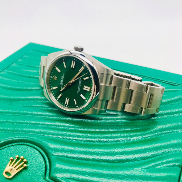 Rolex Oyster Perpetual 41 mm 124300