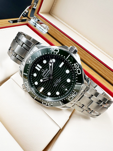Omega Seamaster Diver 300M Co-Axial Master Chronometer 42 mm 210.30.42.20.10.001