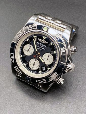 Breitling Chronomat 44 mm AB011011/B967-375A