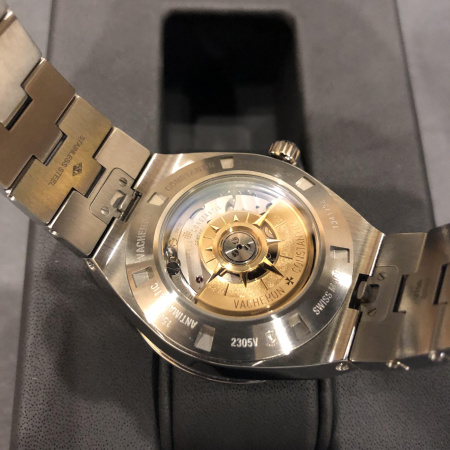 Vacheron Constantin Overseas Small Model 37 mm 2305V/100A-B078